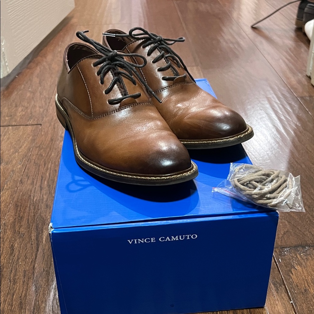 Vince Camuto Men's Tan Leather Oxfords